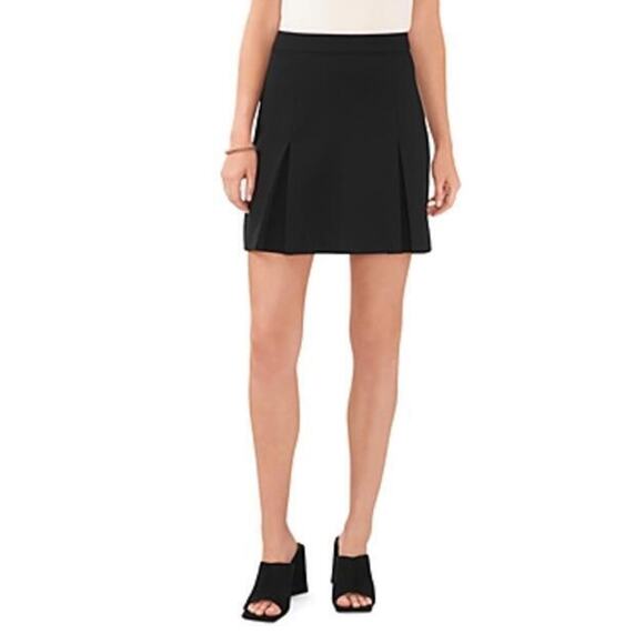 Vince Camuto Women's Inverted-Pleat-Front Mini Skirt Rich Black, US L - Picture 1 of 1